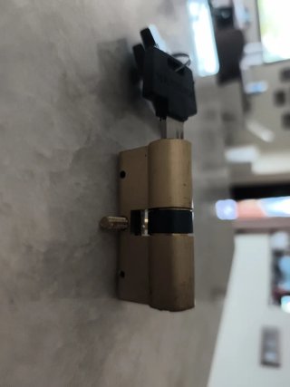 Cilindro de cerradura y llaves