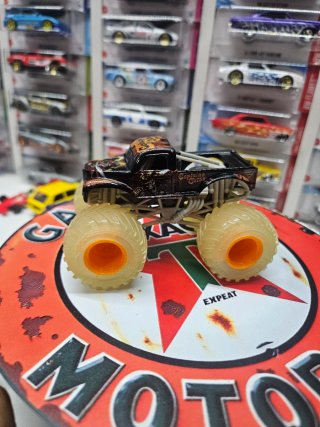 Hotwheels Capitán Cuervo Monster Truck