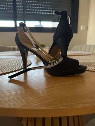 Zapatos de fiesta negros y plateados talla 36