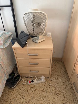 Urge Vender: Armario ropero  y mesitas de noche