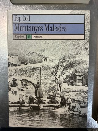 Llibres en català (caixa 8)