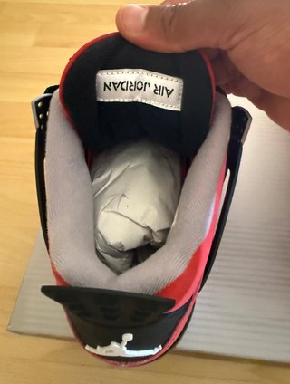 Air Jordan 4 Retro Toro Bravo