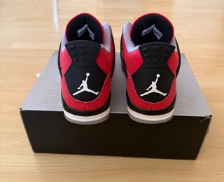 Air Jordan 4 Retro Toro Bravo