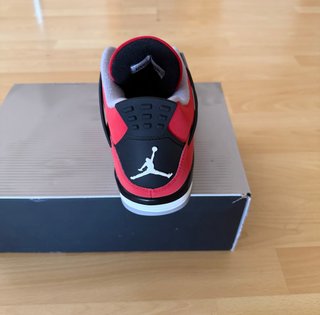 Air Jordan 4 Retro Toro Bravo