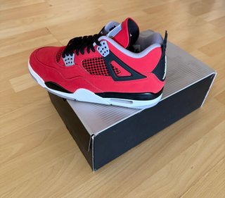 Air Jordan 4 Retro Toro Bravo
