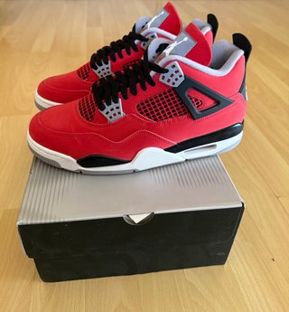 Air Jordan 4 Retro Toro Bravo