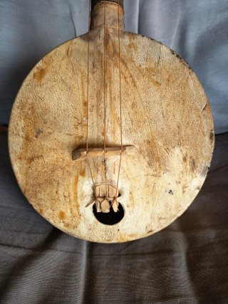 Gimbri o Guembri laud tradicional