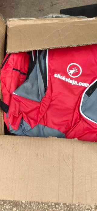 Mochilas y paraguas de regalo