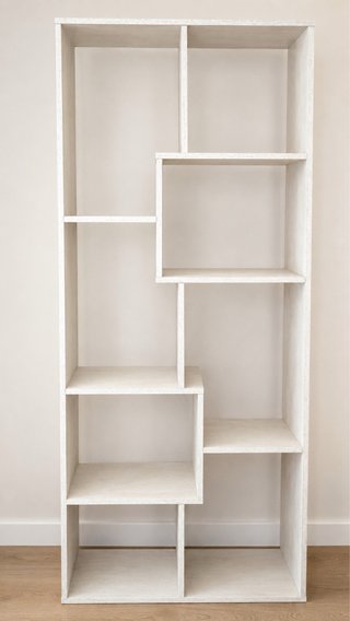 Estantería de madera blanca modular