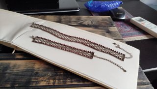 Gargantilla y Pulsera Rojas y Plateadas