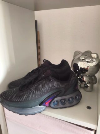 Nike Air Max DN Negro y morado