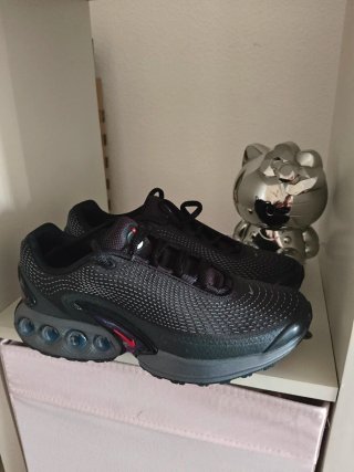 Nike Air Max DN Negro y morado
