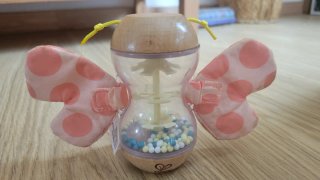 Sonajero sensorial mariposa HAPE
