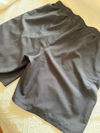 Pantaloncini Nike L usati una volta