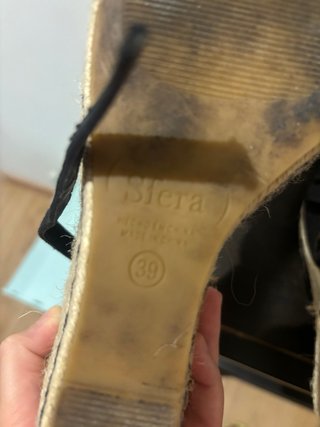 Sandalias negras con lazo
