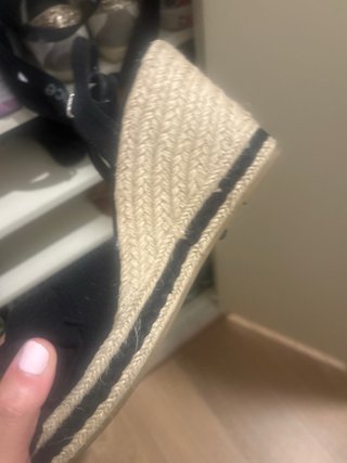 Sandalias negras con lazo