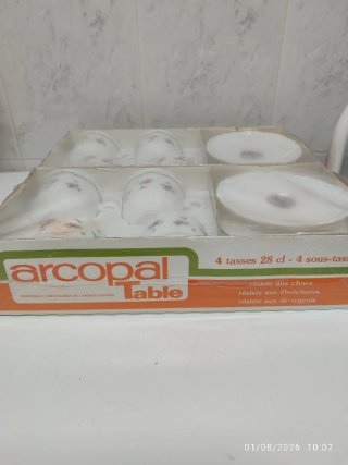 Tazas y platos Arcopal
