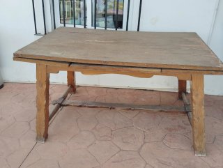 Mesa de comedor o cocina de madera