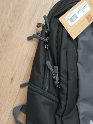 Mochila American Tourister Negra y Gris