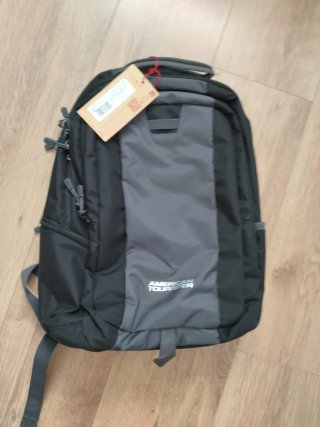 Mochila American Tourister Negra y Gris