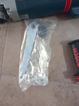 Radial Bosch GWS 24-230 BV Profesional