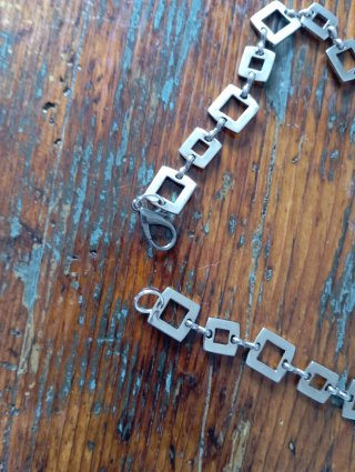Choker a maglie quadrate colore argento