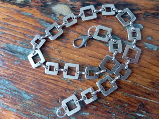 Choker a maglie quadrate colore argento