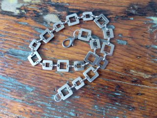 Choker a maglie quadrate colore argento