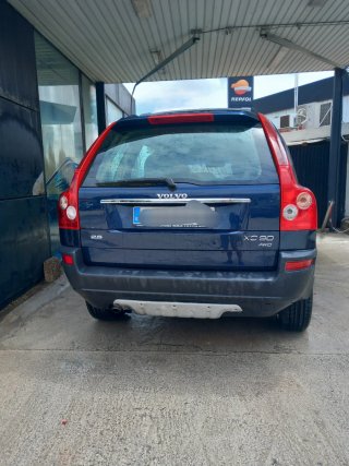 Volvo XC90 2004