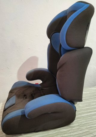 Sillita/alza coche azul y negro