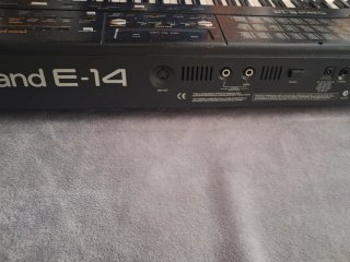 Teclado Roland E-14 Inteligente Solo en efectivo