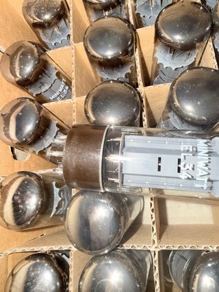 Válvula Miniwatt Mullard EL34 Doble O