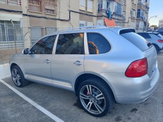 Porsche Cayenne 2004