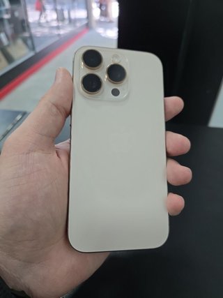 iPhone 16 Pro 128GB Deserto Titanio