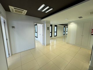 Oficina en alquiler en La Maternitat i Sant Ramon en Barcelona