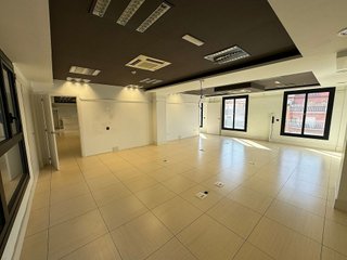 Oficina en alquiler en La Maternitat i Sant Ramon en Barcelona