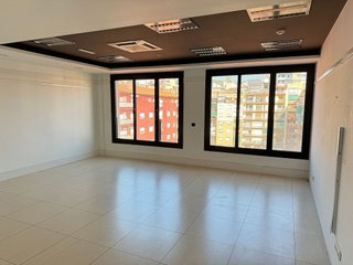 Oficina en alquiler en La Maternitat i Sant Ramon en Barcelona