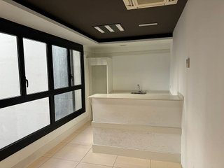 Oficina en alquiler en La Maternitat i Sant Ramon en Barcelona