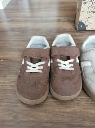 Lote Zapatos Barefoot y Feroz Talla 24
