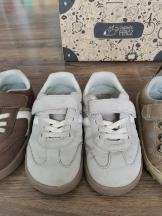 Lote Zapatos Barefoot y Feroz Talla 24