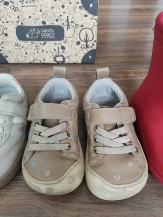 Lote Zapatos Barefoot y Feroz Talla 24