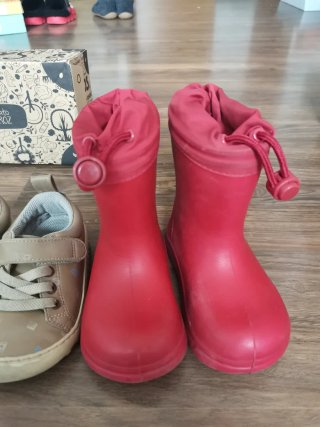 Lote Zapatos Barefoot y Feroz Talla 24