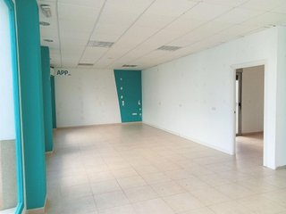 Local comercial en venta en Umbrete