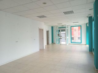 Local comercial en venta en Umbrete