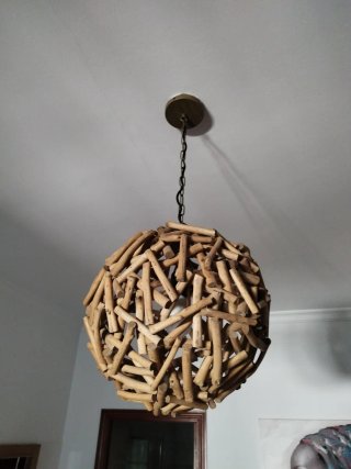 Lámpara colgante de madera diseño y dos de mesilla