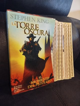 Caja exclusiva+ comics La Torre Oscura King