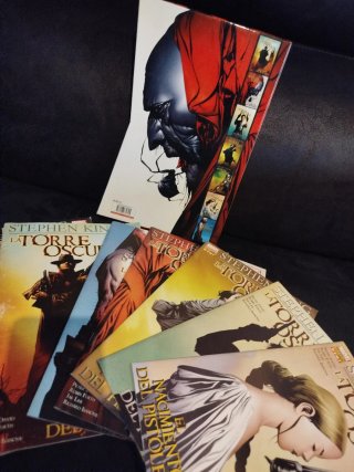 Caja exclusiva+ comics La Torre Oscura King