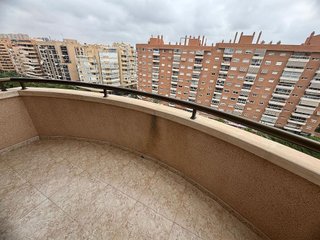 Piso en alquiler en Vistahermosa en Alicante