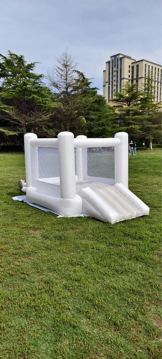 Castillo Hinchable Blanco para Fiestas Infantiles
