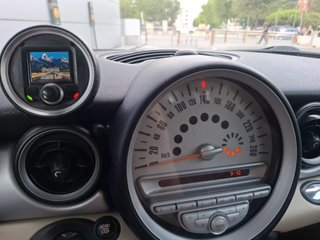 MINI CLUBMAN 1.6D  AUT
